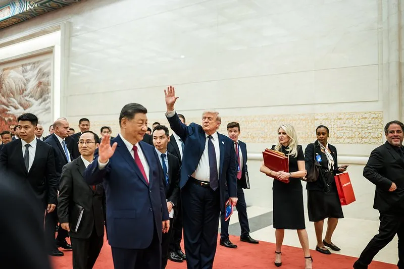 EUA e China acertam redução de tarifas sobre US$ 60 bilhões em comércio bilateral