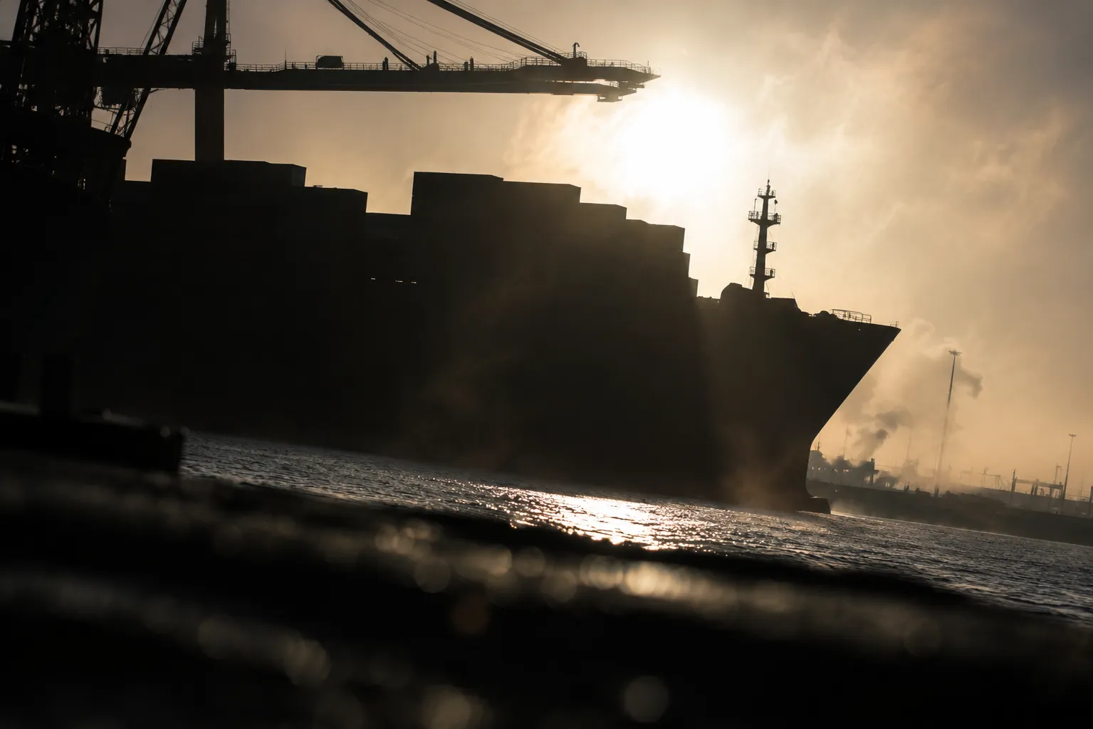 China retém 272 navios panamenhos em meio à disputa por terminais